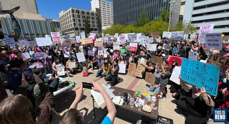 Hundreds of protestors gathered for abortion choice at Reno's City Plaza. Image: Bob Conrad, This Is Reno, May 7, 2022.