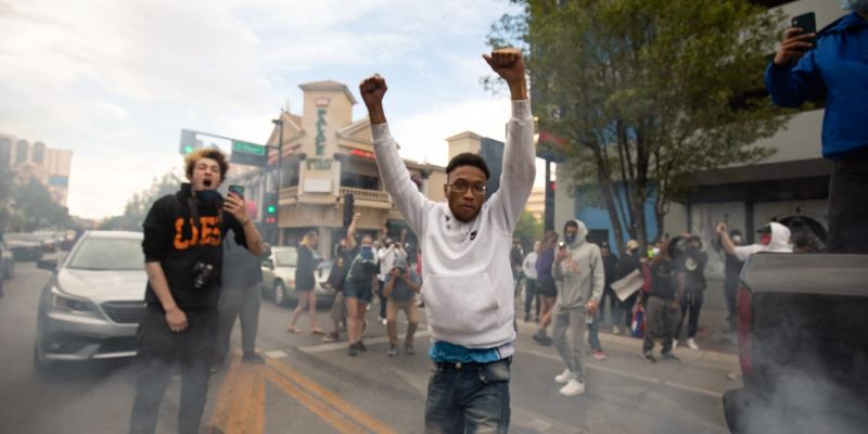 Protesters in downtown Reno. Image: Isaac Hoops