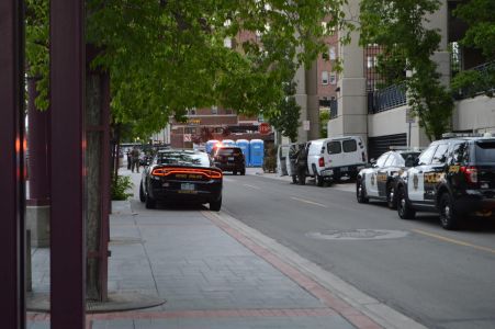 Police vehicles line Island Avenue near the Reno Justice Court. Image: Jeri Davis