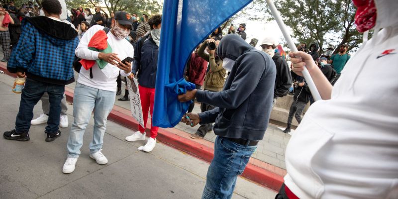 Rioters vandalize City Hall. Image: Isaac Hoops