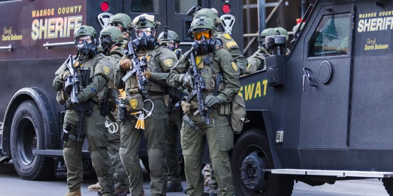 Washoe County Sheriff's Office SWAT arrived in full tactical gear to assist Reno Police officers in downtown Reno. Image: Ty O'Neil